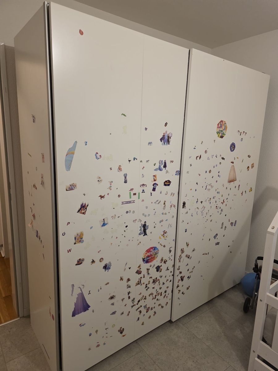 Armadi: Kleiderschrank weiss mit Aufklebern – Usato da Staufen venduto da PeterL1988 2