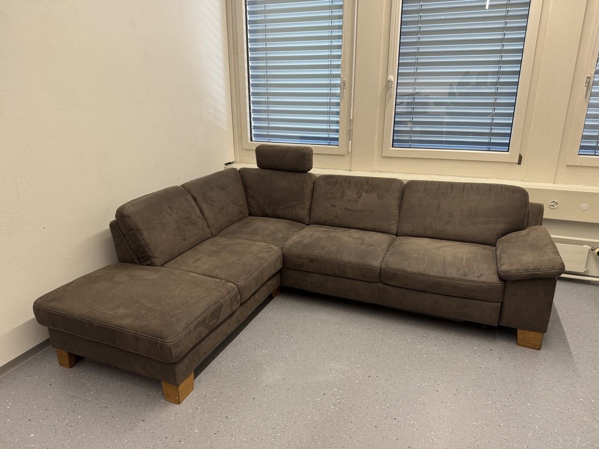 Sofas: Ecksofa mit Schlaffunktion braun gebraucht – D'occasion à Wetzikon ZH par philippe_22