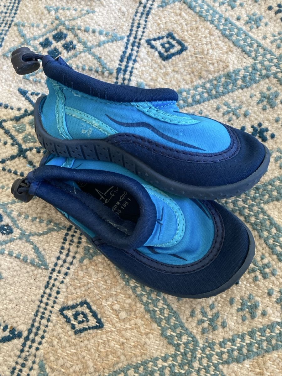 Scarpe per ragazzi: Badeschuh in Grösse 22 – Usato da Münchenstein venduto da nuk2018 1