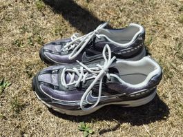 Nike Schuhe Grösse 42