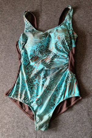 Badekleid Gr.48C braun/türkis Animal-Muster seitlich gerafft