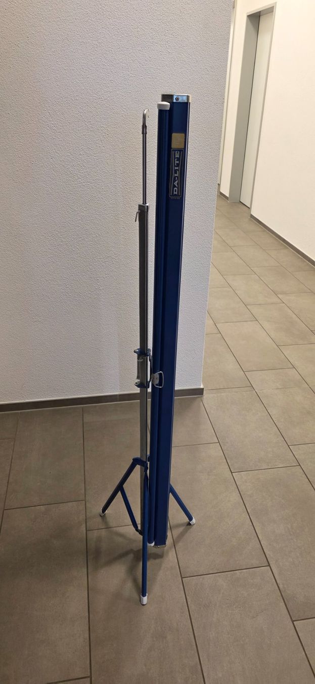 Ecrans: Leinwand B 1m25, H 1m35 – D'occasion à Elgg par computerbrocki 3