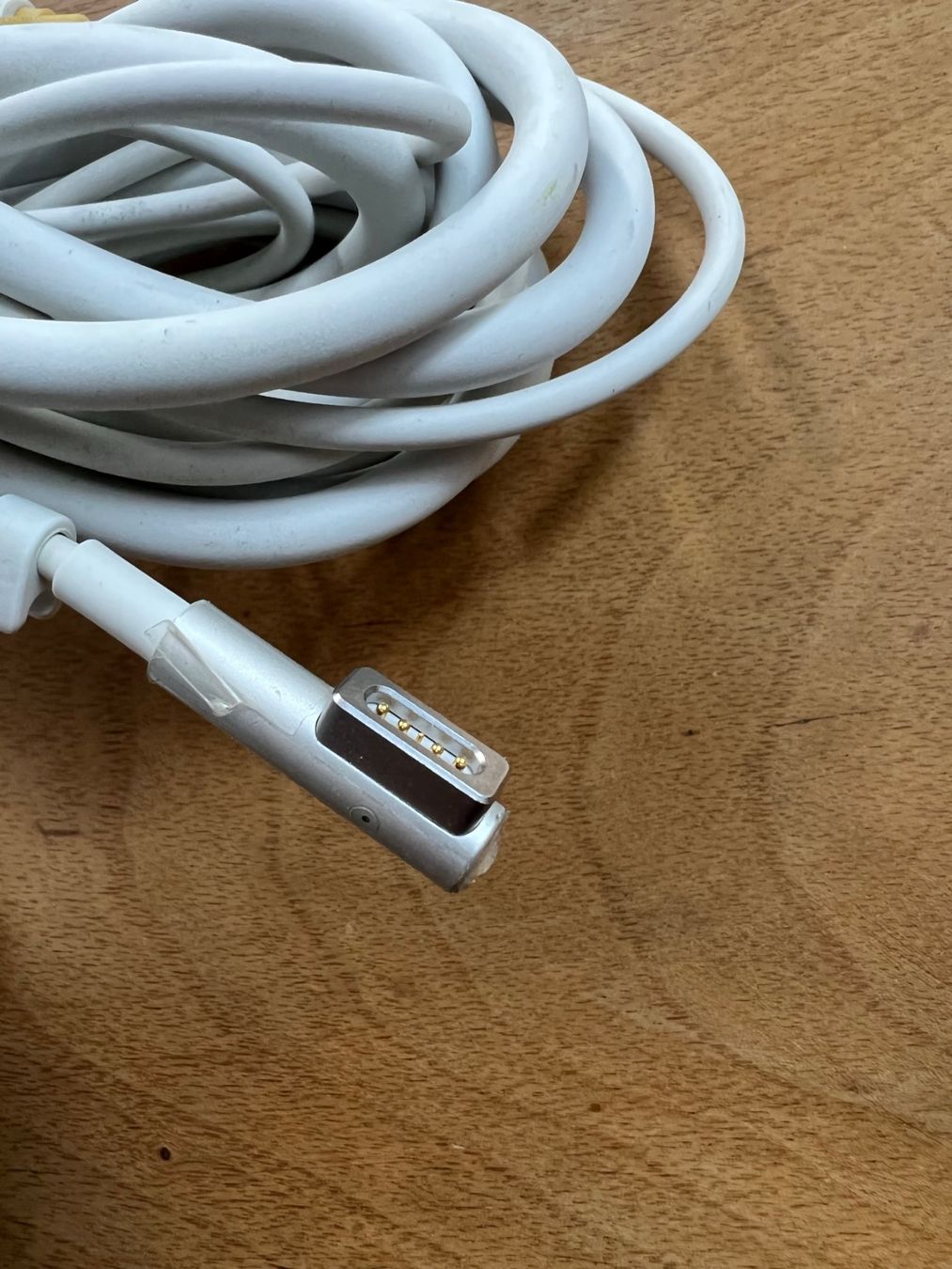 Apple Ladegerät: Macbook Ladekabel – Gebraucht aus Ringgenberg BE von Republic_Of_Gamers 1