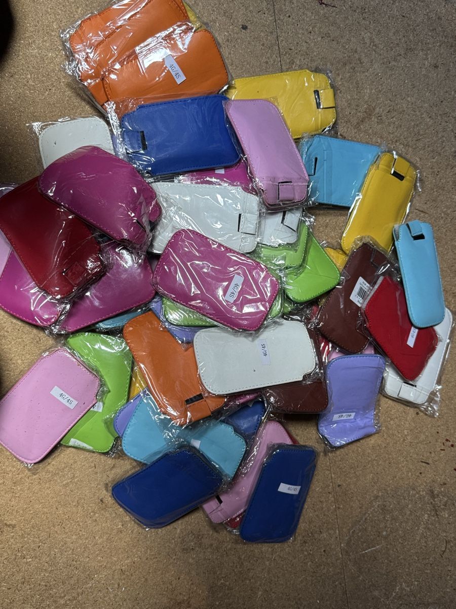Covers & Schutzfolien: Restposten 7. iphone 4s hüllen – Neu und originalverpackt aus winterthur von ds09061