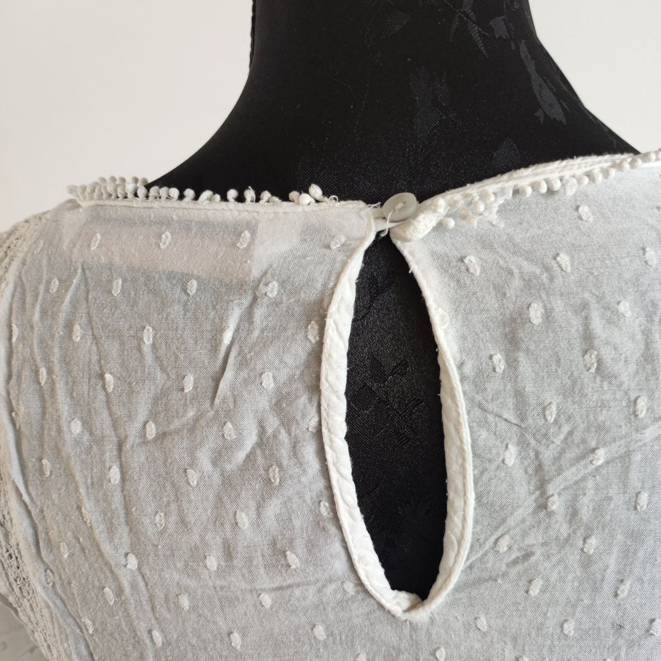 Zara Tops: Haut blanc – Gebraucht aus Riaz von cam_x5xs 5