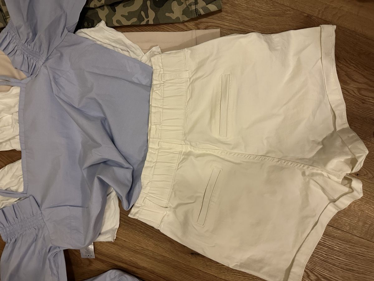 Lots de vêtements: Kleider – D'occasion à Rudolfstetten par Laramalna 1