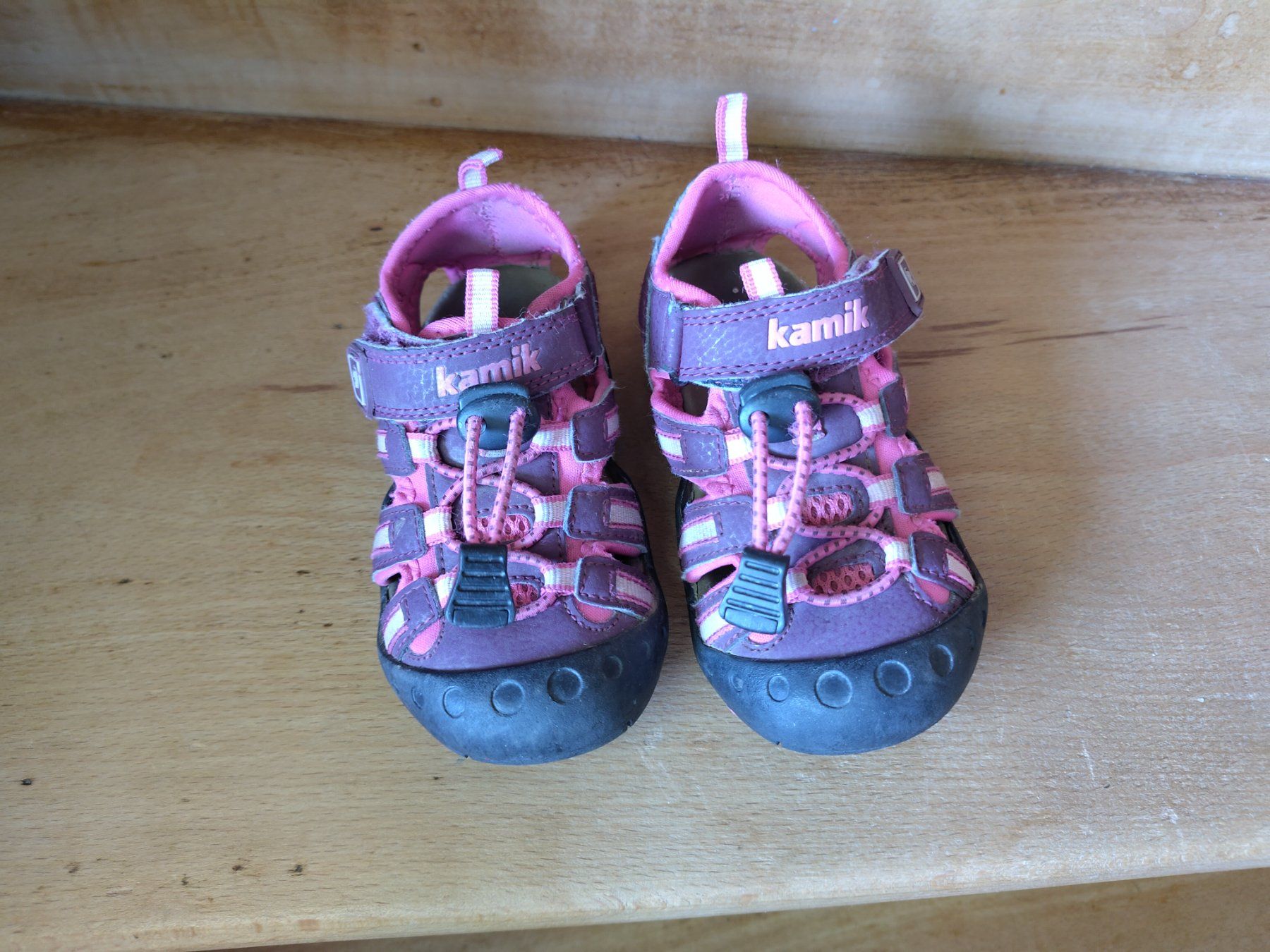 Schuhe für Mädchen: Kamik Sandale, Gr. 26, Lila/Pink – Gebraucht aus St. Gallen von Wysi