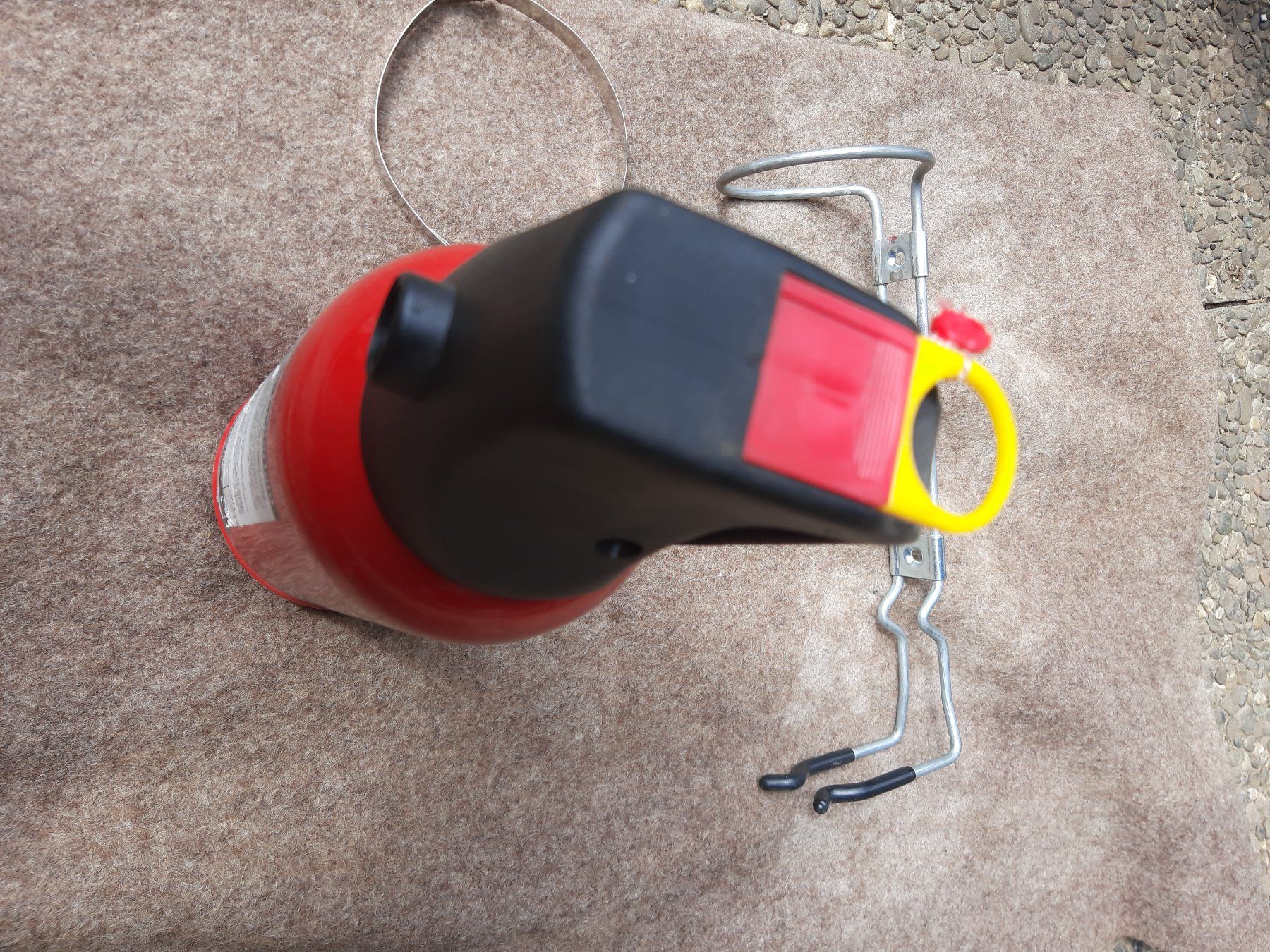 Feuerlöscher: Auto/Camping/Boot Feuerlöscher – Neu (gemäss Beschreibung) aus Achseten von Wenggi 6