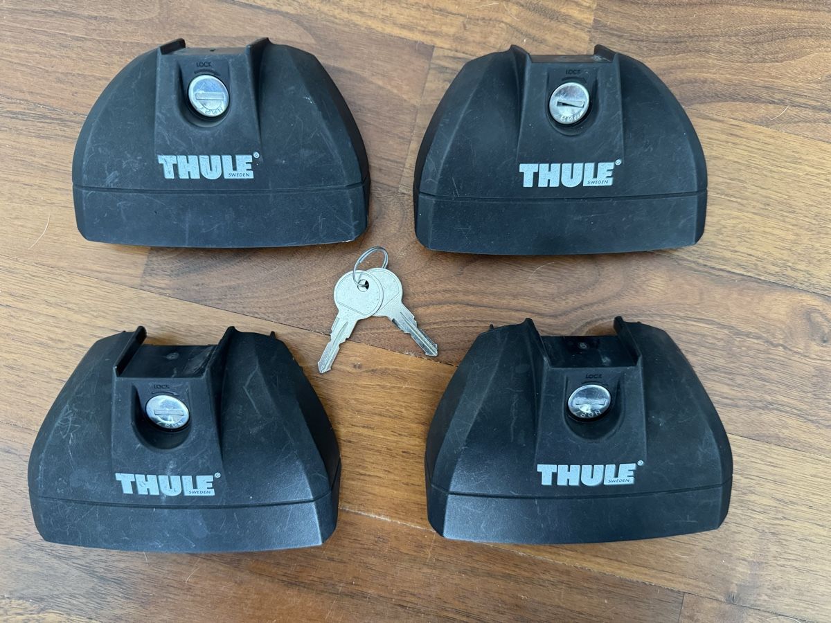 Thule Portapacchi: Thule Dachträger Verschlusskappen – Usato da Brunnen venduto da Naue11