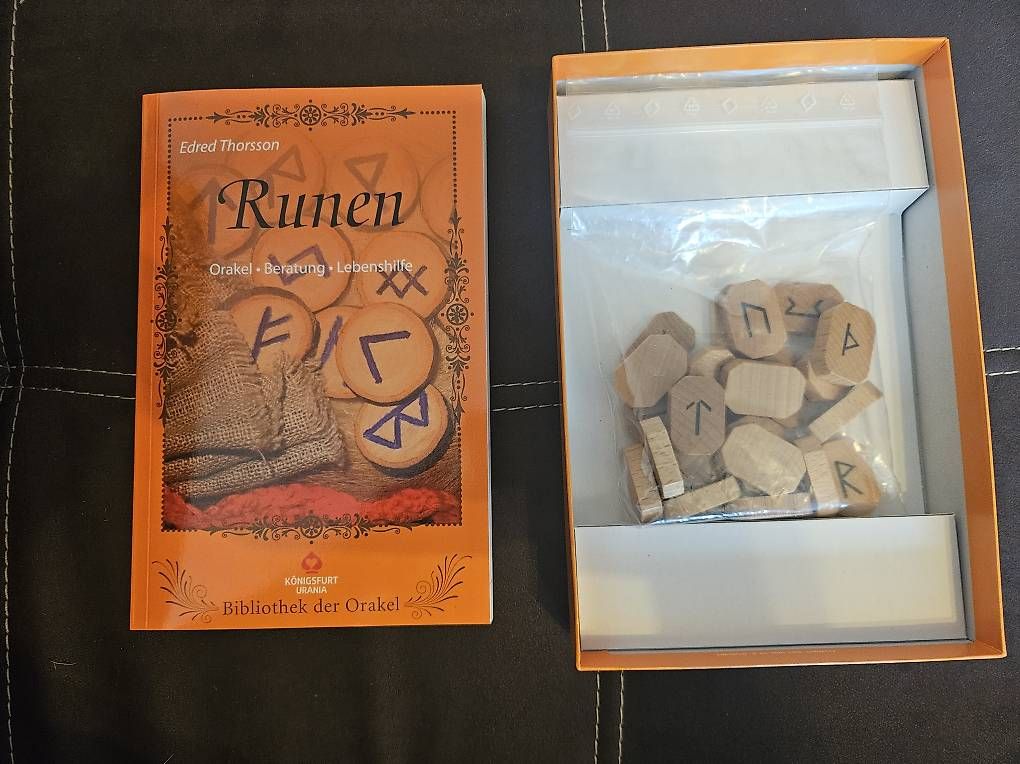 Libri: Runen Set und Buch – Usato da Greifensee venduto da Arkon616 1