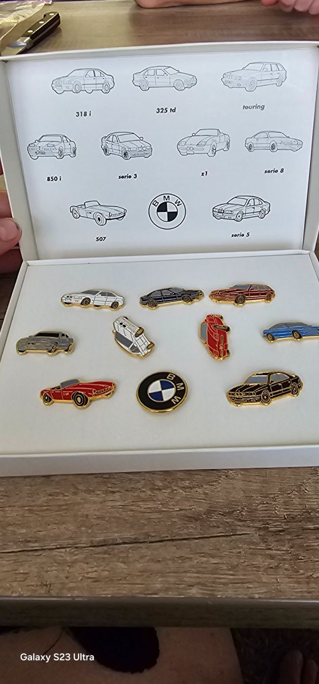 BMW Plaketten & Abzeichen: 10er Set BMW Pins – Gebraucht aus Wädenswil von allesmussraus01