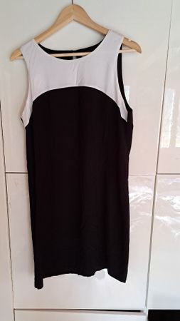 Schönes, elegantes Sommerkleid Gr M in Schwarz und Weiss!