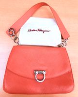 FERRAGAMO Sac à bandoulière + housse de protection