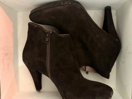 BRAND NEW Women Leather Boots (EU 37)