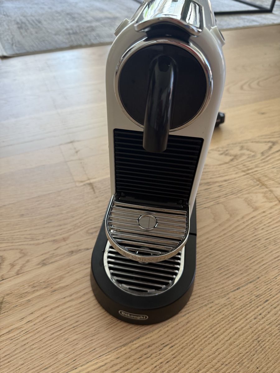 Nespresso Macchine per caffè & Macchine per espresso: DeLonghi Nespresso Weiss, top Zustand – Nuovo (secondo la descrizione) da Wädenswil venduto da mat_p7l8 1