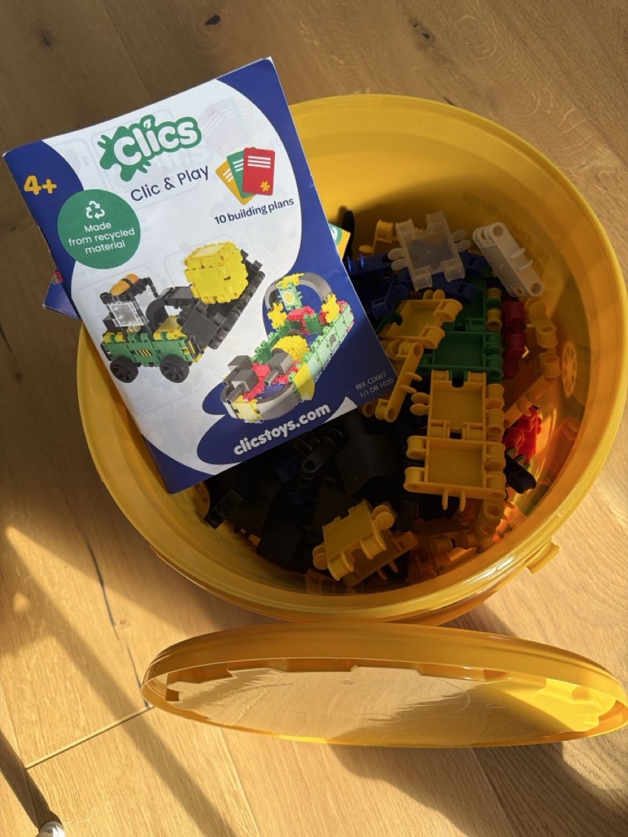 Clics Jouets: Clics Bausteine Set Eimer  – D'occasion à Bannwil par nathy85