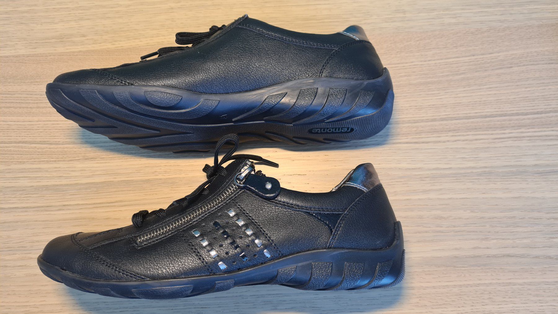 Scarpe da donna: Damenschuh Grösse 41 von Remonte – Usato da Zürich venduto da Agios