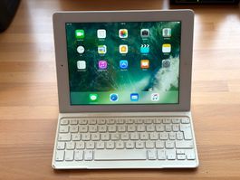 iPad 4th Generation (2012) mit Logitech Keyboard