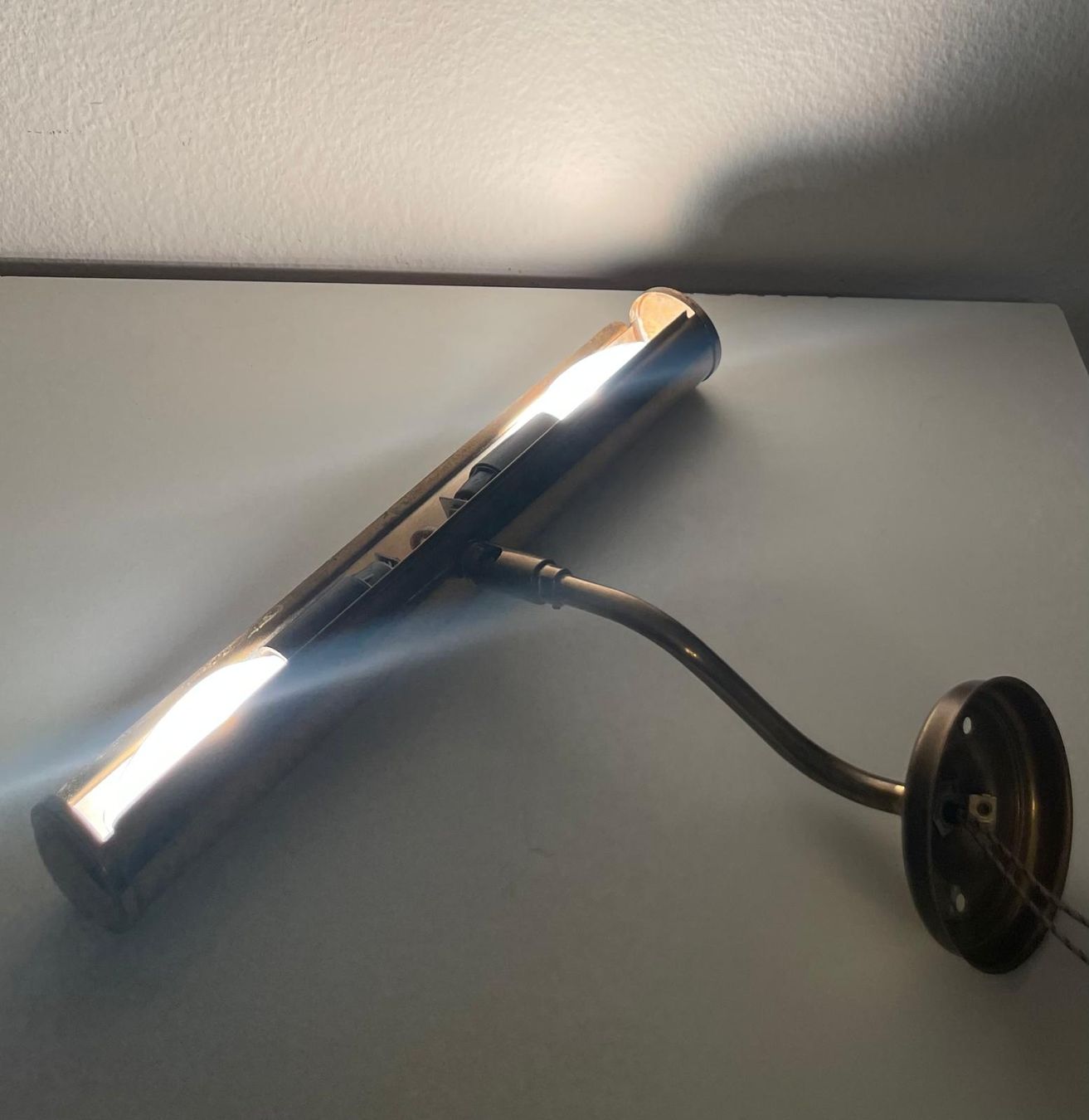 Lampade: Klassische Bilderleuchte aus Messing – Usato da Basel venduto da Jcva 2