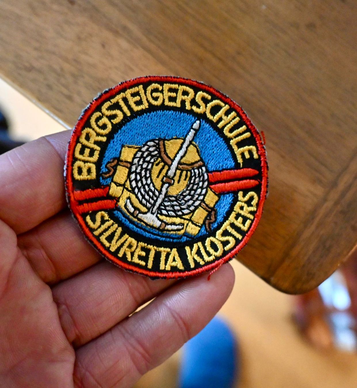 Swiss Plaketten & Abzeichen: VINTAGE Patch Bergsteigerschule Silvretta Klosters – Gebraucht aus Pfaffhausen von mono_rec 4