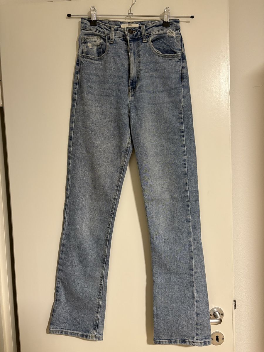 Stradivarius Jeans: Jeans Stradivarius Gr.36 – Nuovo (secondo la descrizione) da Münchenstein venduto da cyoni