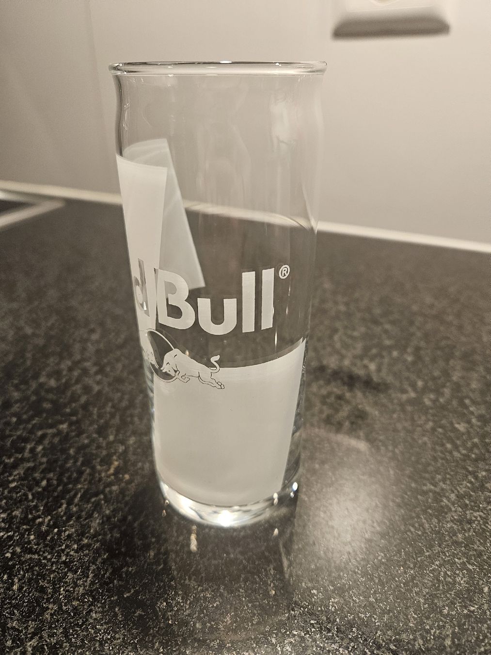 Verres: Verre Red Bull, neuf – Neuf (Voir description) à Morges par Mlle_Croft_91 2