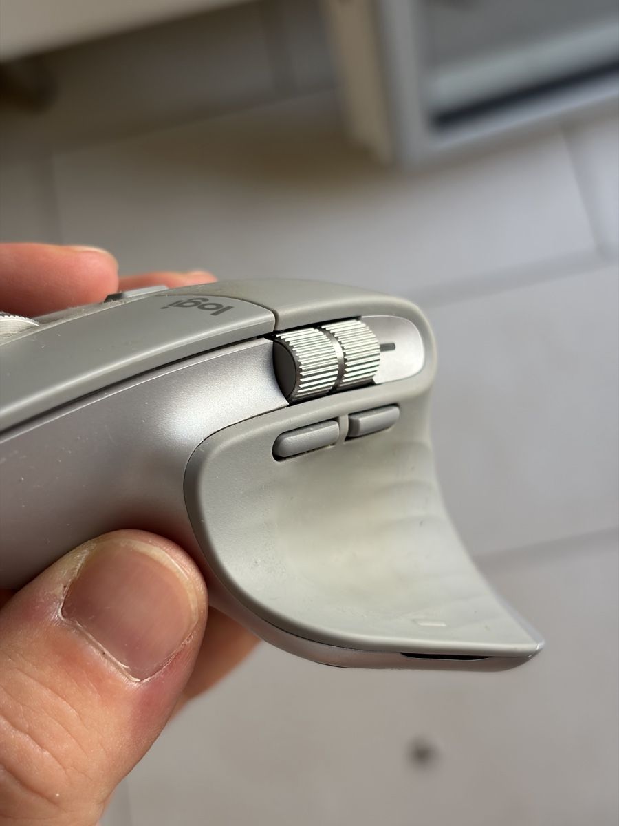 Logitech Souris: Logitech MX Master 3 + Unifying dongle – D'occasion à Lausanne par dayvan 2