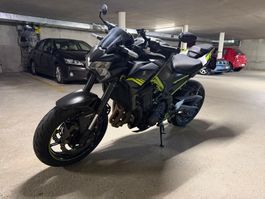Moto KAWASAKI Z900