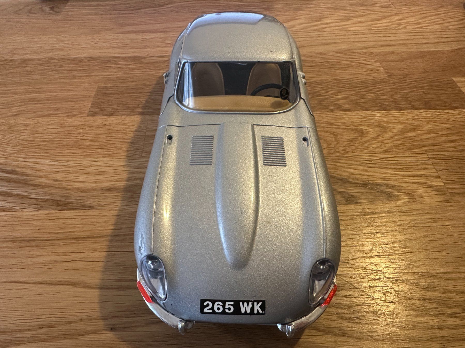 Bburago Modellini d'auto: Bburago E-Type Jaguar Silber 1:18 – Usato da Lausanne venduto da brixton 7