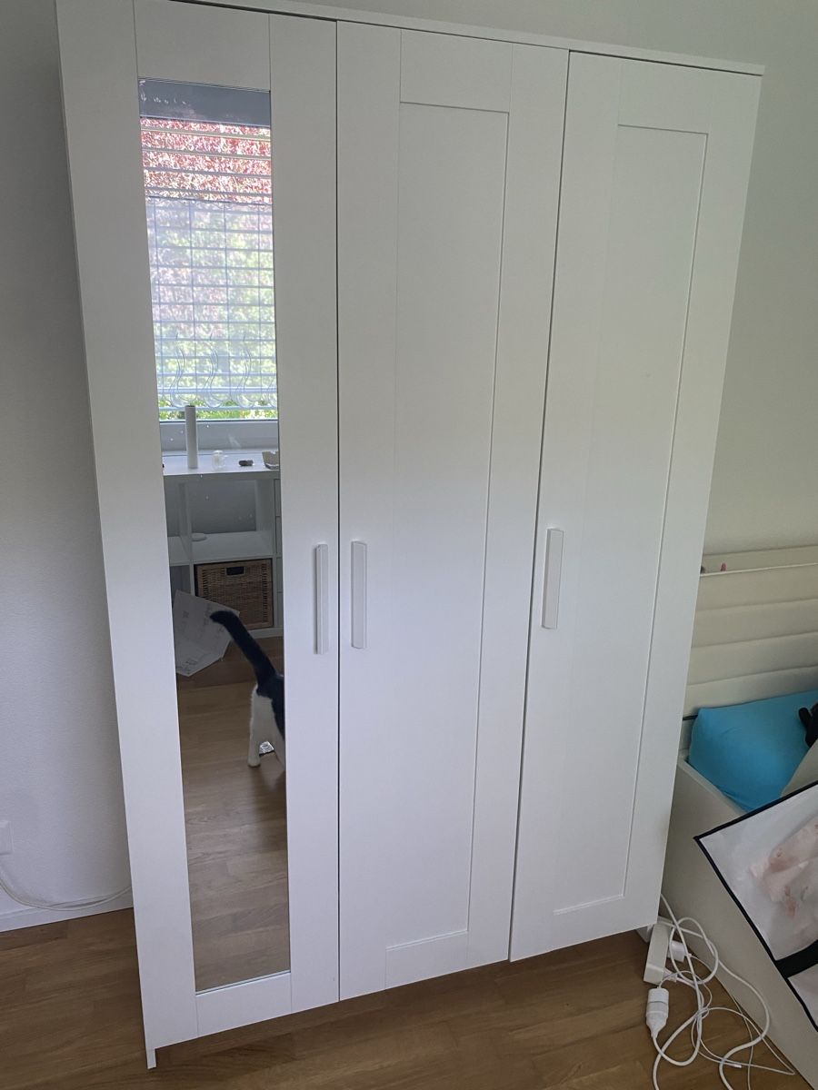 Ikea Armadi: Kleiderschrank Brimnes von Ikea – Usato da Uhwiesen venduto da sal_qx8b