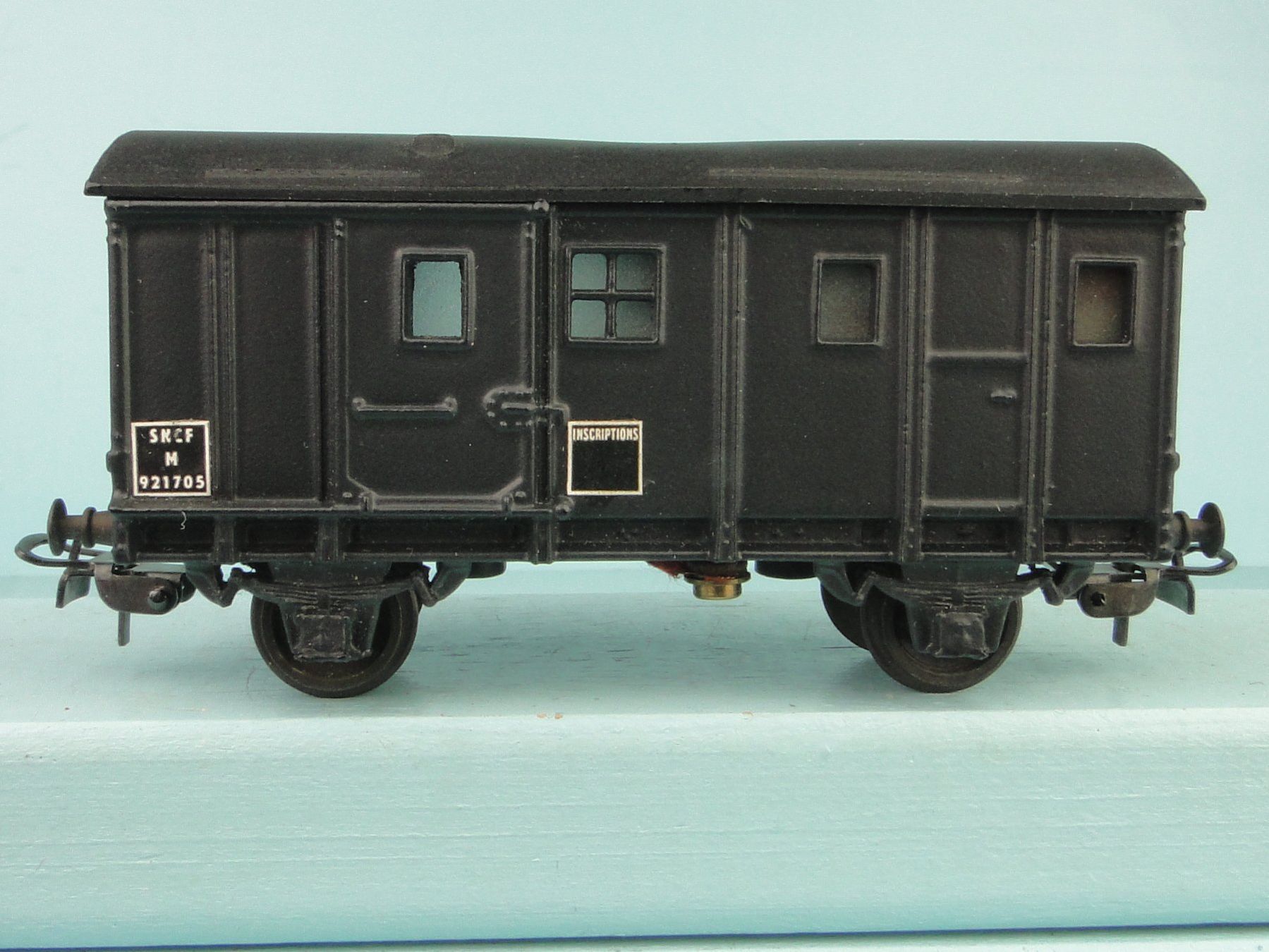 Hornby Modelleisenbahnen: HOrnby AcHO - WAGON SNCF FOURGON de QUEUE - ECLAIRAGE – Gebraucht aus Bülach von cann11 1
