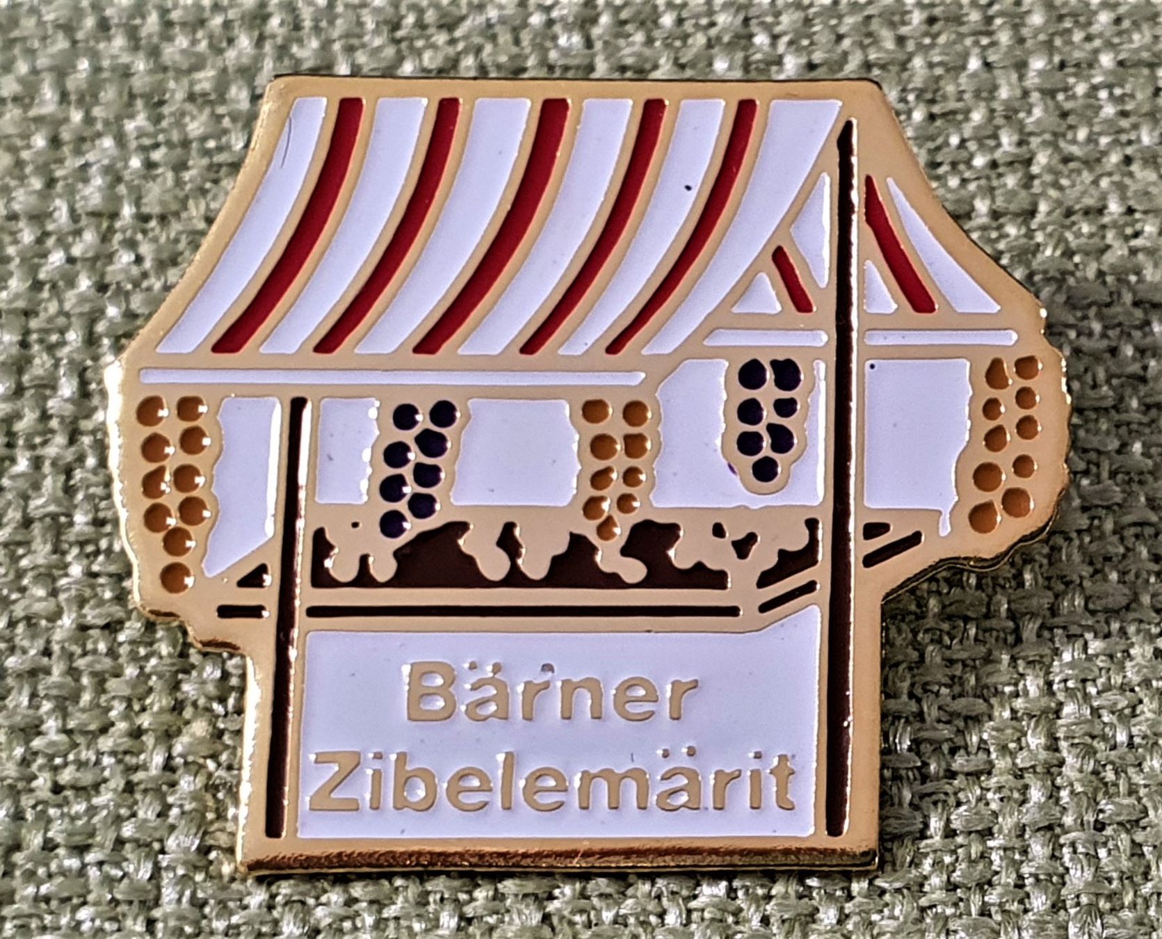 Plaketten & Abzeichen: O332 - Pin Bern Berner Bärner Zibelemärit – Gebraucht aus Reinach BL von Boston-Verkauf
