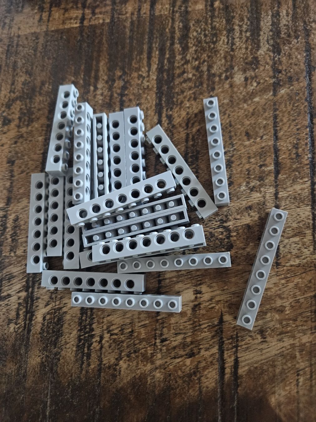 Lego Kit di costruzioni: lego 3702 lot de 20 pièces Light Bluish Gray Technic, Brick – Usato da Confignon venduto da Ecrofigs 1