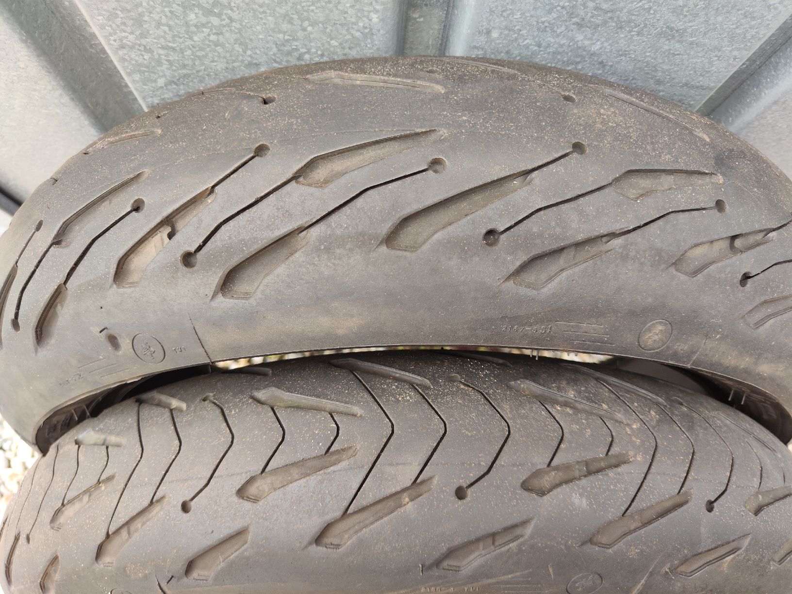 Michelin Pneus & Kompletträder: Motorrad Reifen Michelin Road 5 – Gebraucht aus Muhen von Handschlagg 1