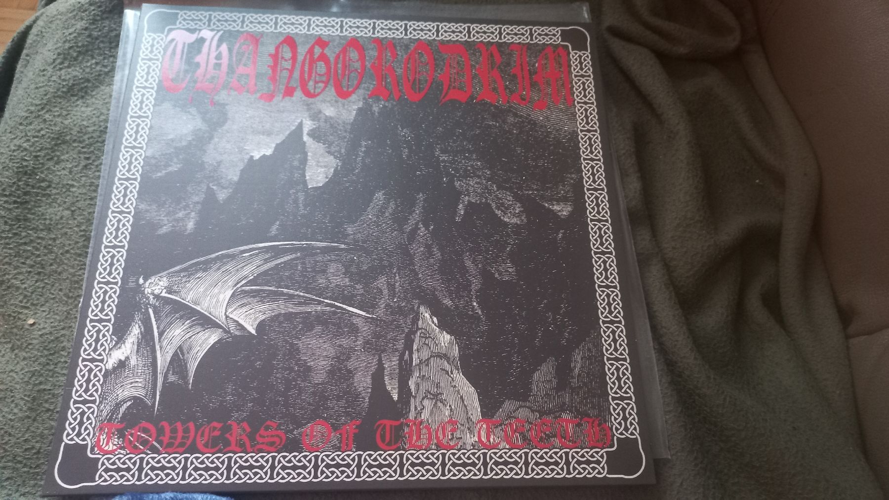 Vinyles: Thangorodrim-Tower...Vinyl LP Dungeon Synth  – D'occasion à Olten par Donatello1984