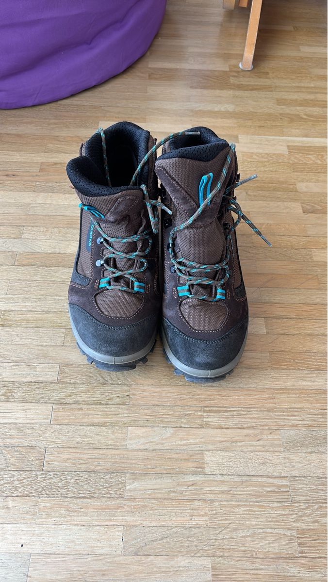 Decathlon Scarpe da uomo: Hiking Boots Brown/Blue Size 42 Used – Usato da Genève venduto da Ellentxen