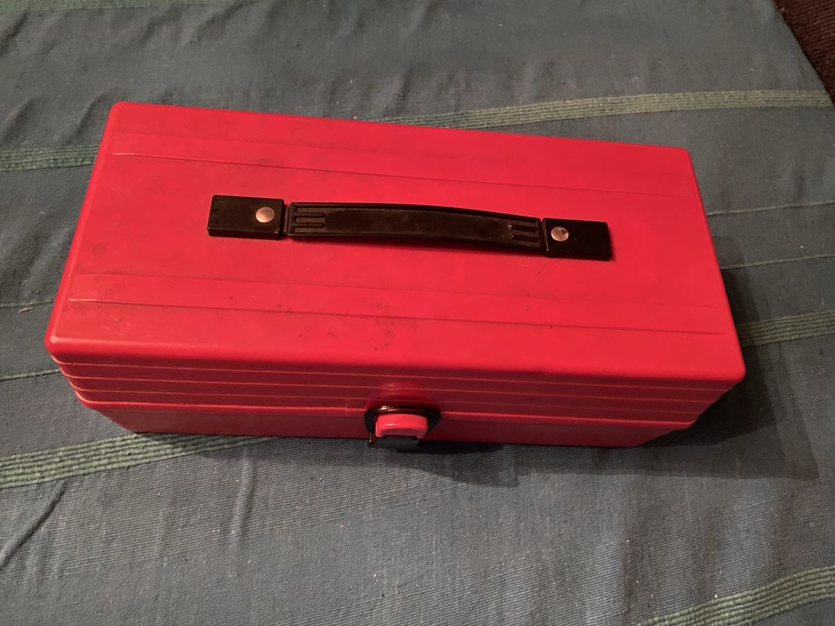 Recipients et similaires: Allzweckbox – D'occasion à Gretzenbach par Cantate