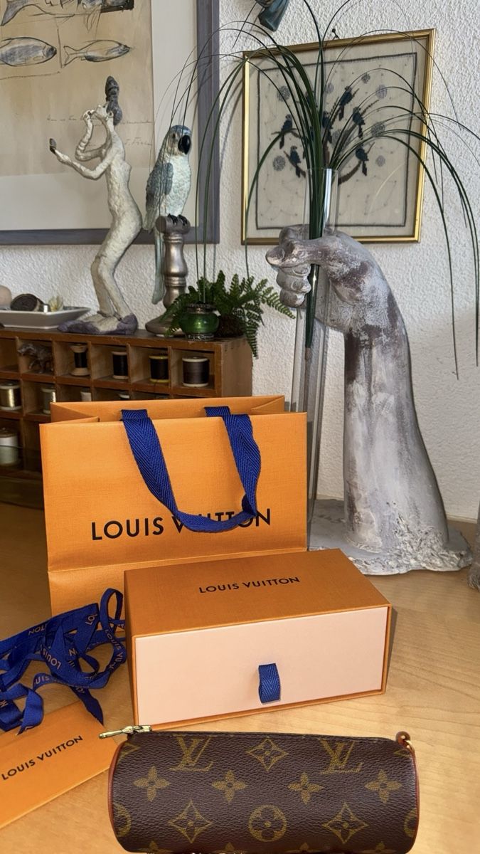 Louis Vuitton Borse da donna: Louis Vuitton mini Papillon vintage – Usato da Buch am Irchel venduto da Pukpan_99