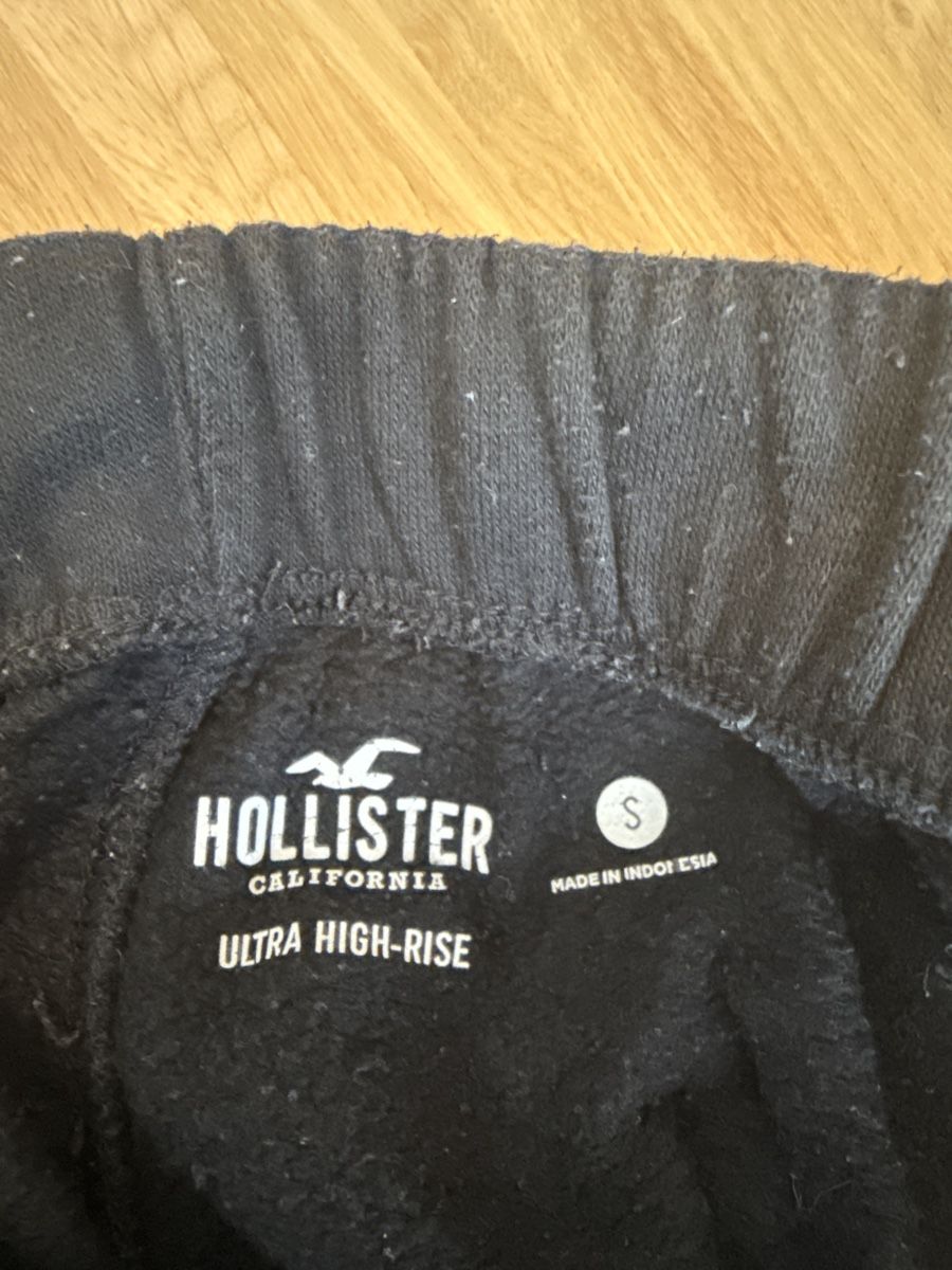 Hollister Hosen: Hollister Trainerhose Schwarz mit elastischem Bund – Gebraucht aus Oberengstringen von win_2q9m 1