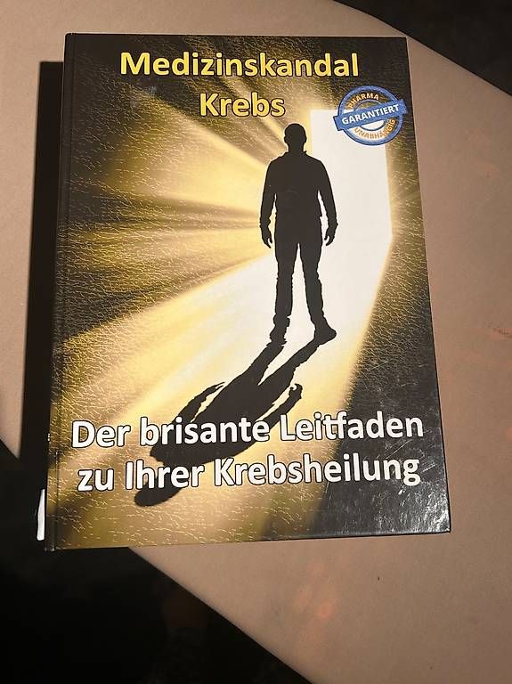 Libri: Sachbuch Leitfaden über Krebs  – Usato da Galgenen venduto da Hacega