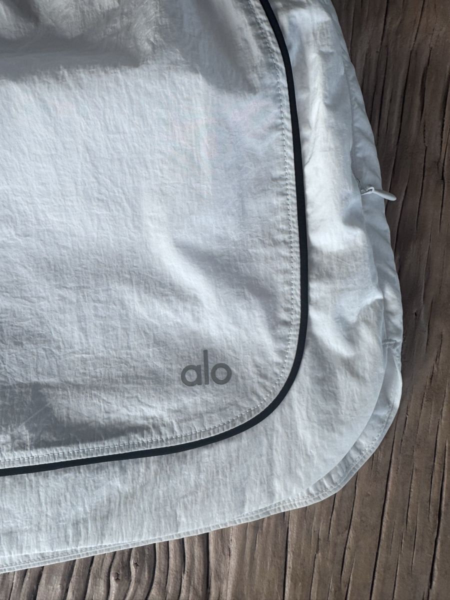 Alo Yoga Lotti di vestiti: alo Shorts – Usato da Altendorf venduto da n.langenbach 1