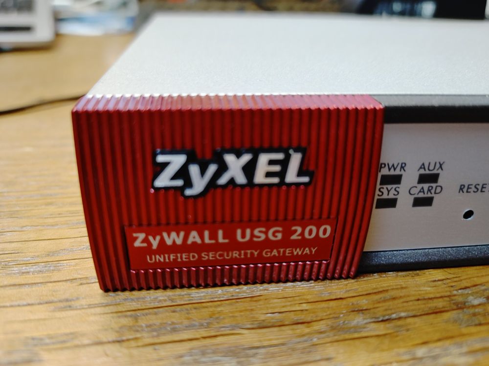 ZyXEL ZyWALL USG 200 / Firewall (Gebraucht) in Uster für CHF 5 – mit ...