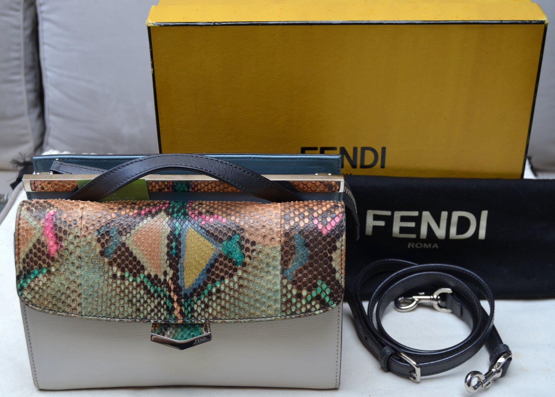 Fendi Taschen für Damen: Fendi Python Demi Jour Tasche / sac – Gebraucht aus Collonges von Auganien 1