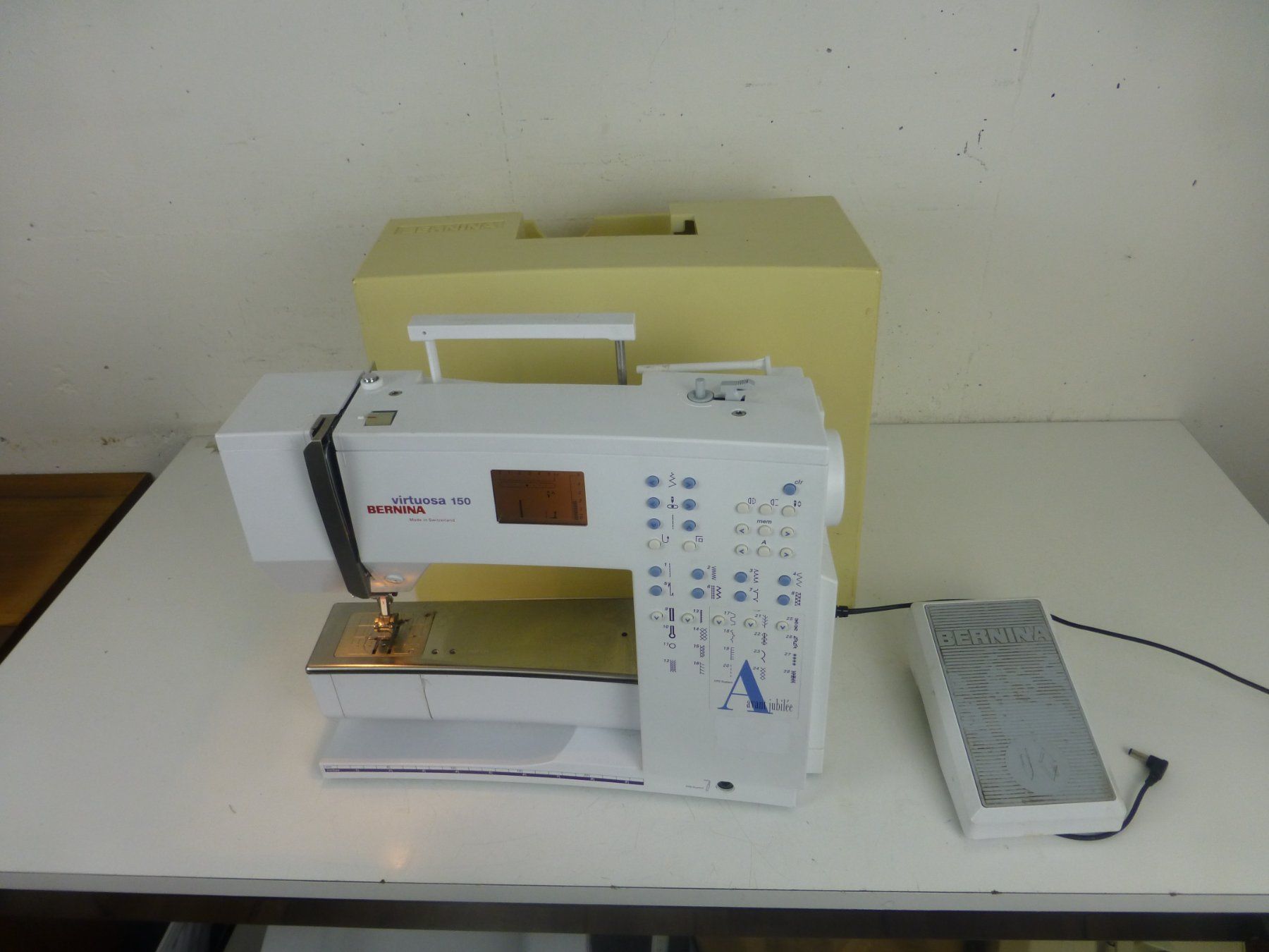 Bernina Macchine da cucire: BERNINA Virtuosa 150 defekt – Usato da Fahrweid venduto da Omuki 1