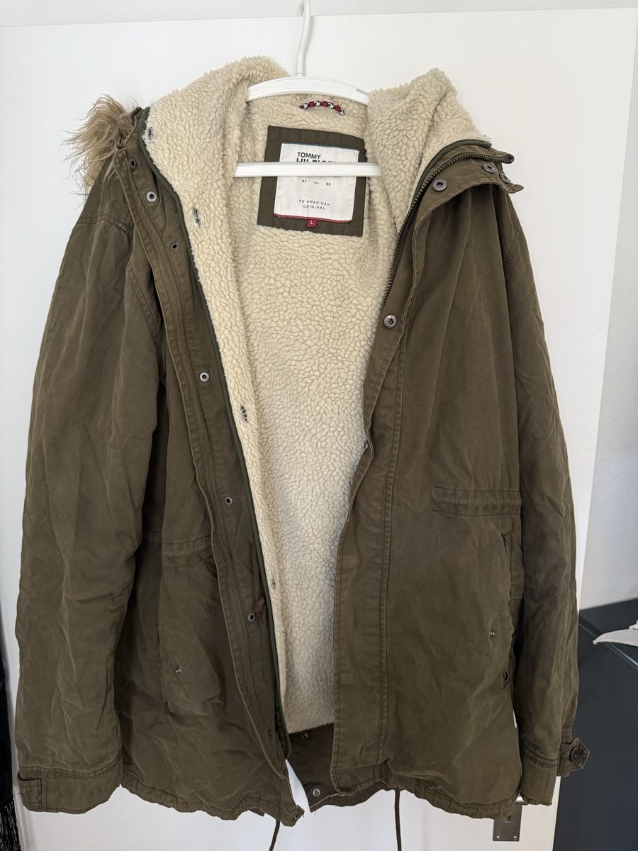 Tommy Hilfiger Cappotti: Winter Coat Tommy Hilfiger Large – Usato da Zürich venduto da car_v988 2