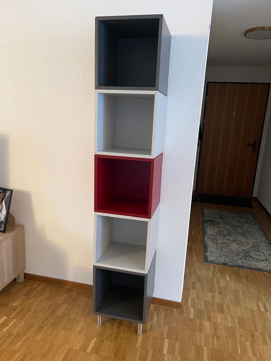 Ikea Scaffali: IKEA Eket Regal in rot und grau – Usato da Buchs SG venduto da patrickonzales
