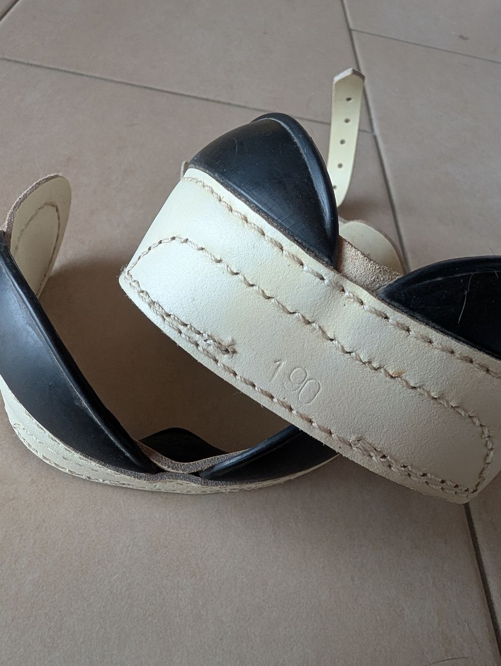 Scarpe per cavalli: Ballenboots 190g weiss Isländer – Usato da Glattbrugg venduto da Rose198 1