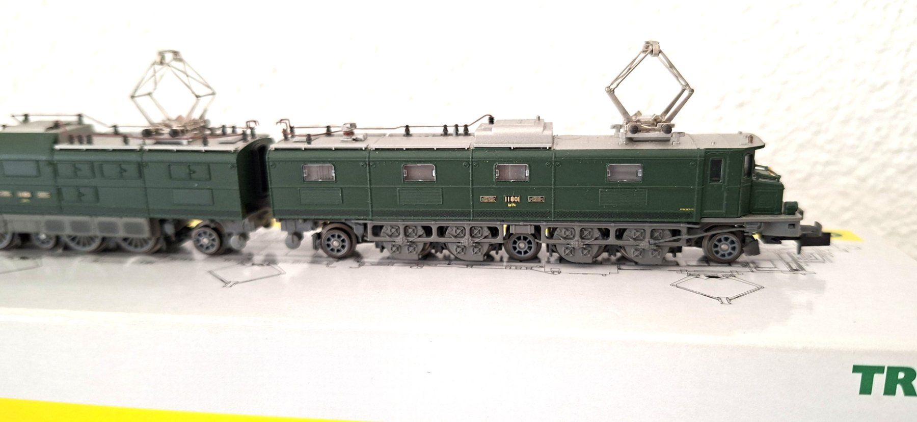 Trix Modellini di ferrovie: Minitrix Ae 8/14 SBB 12426 Analog – Usato da Biberist venduto da Ntrains 5