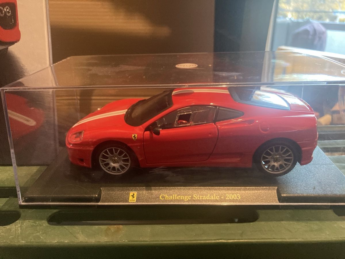 Ferrari Modellautos: Ferrari challenge stradale 1/24 hachette burago – Neu (gemäss Beschreibung) aus Versoix von Jeannot57 1