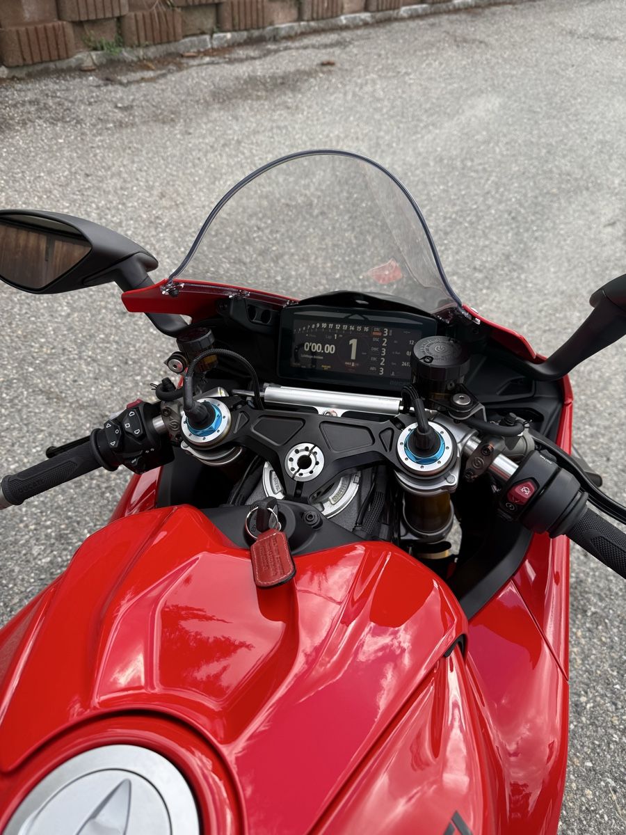 Ducati Strada: Ducati Panigale V4S 2025 – Usato da Scuol venduto da Maddidu 6